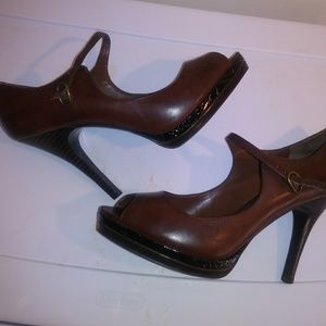 Brown strappy pump by Nine & Co.